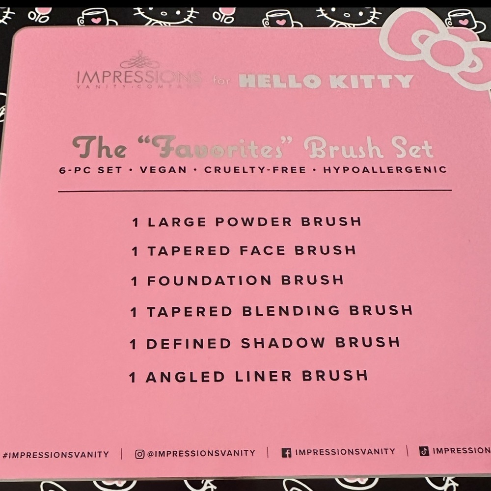 Hello Kitty black and pink makeup brushes - Picture 4 of 4